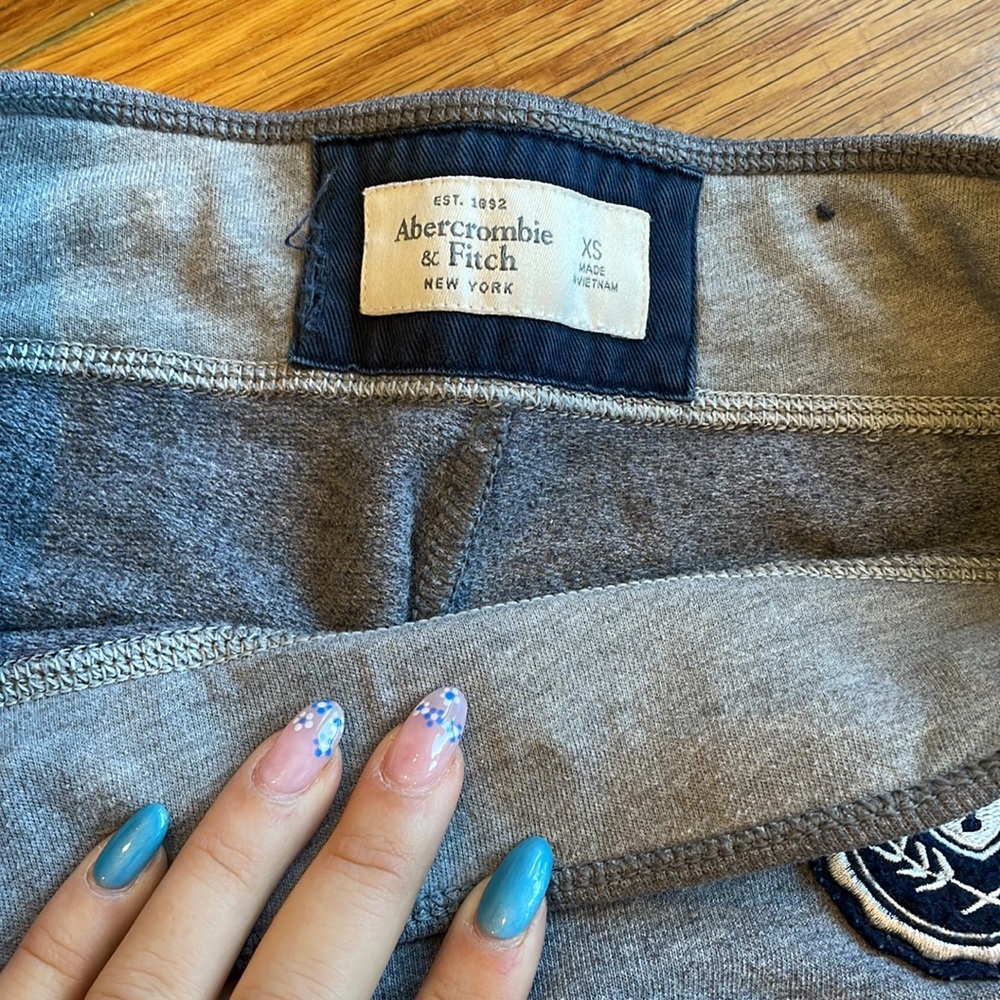 A&F joggers - Picture 3 of 4